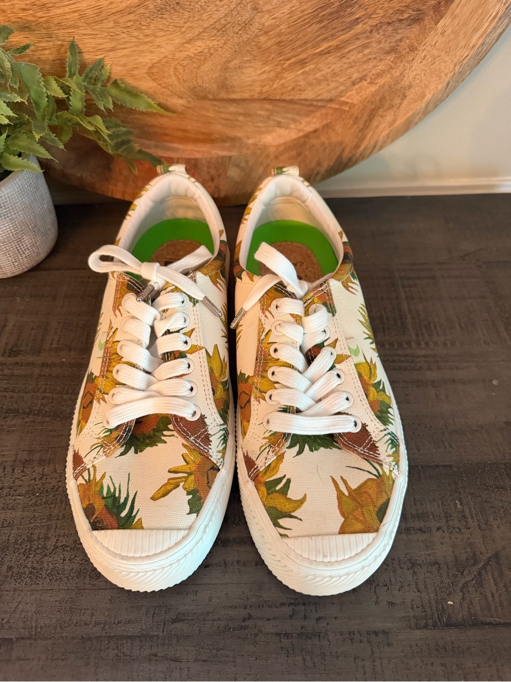 Cariama x Van Gogh Museum Canvas Sneakers Art Edition Sunflowers Size 10